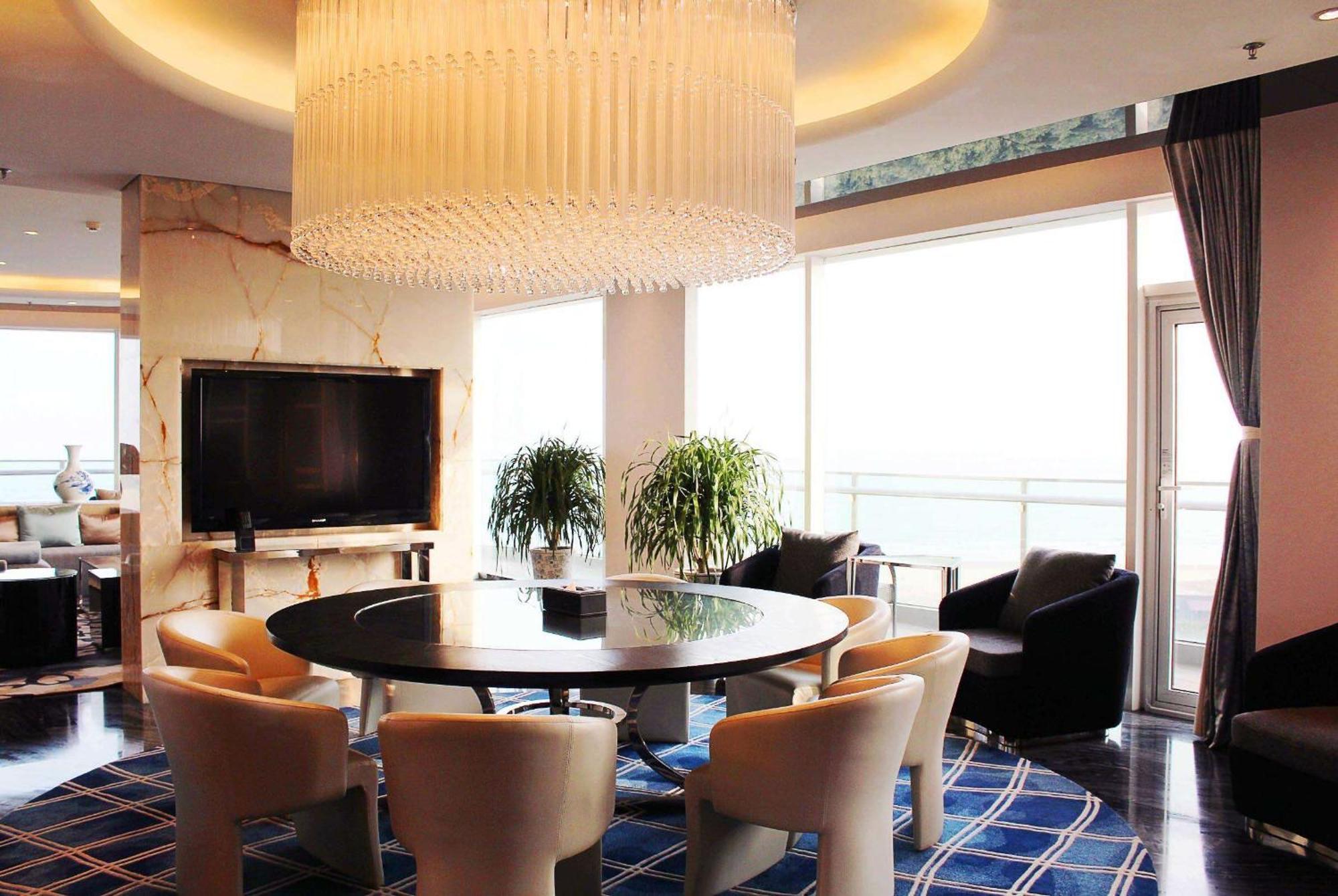 Wyndham Grand Qingdao Hotel Exterior photo
